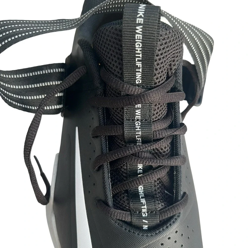 Nike savaleos black
